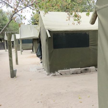 马翁 Motsebe Backpackers酒店 外观 照片